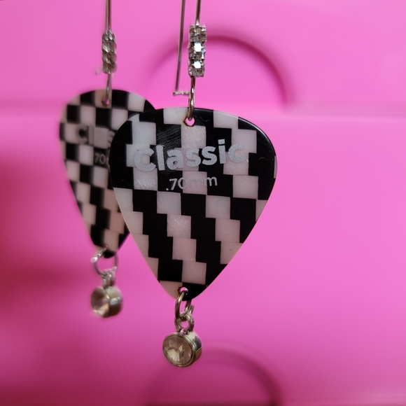 Gena's Jewelry: Checkered & Rhinestone Silver Tone Guitar Pick Earrings - Picture 5 of 5